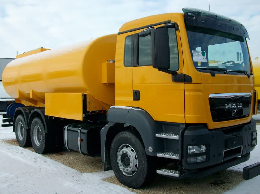 Ocean Oil & Gas fuel tanker truck 3